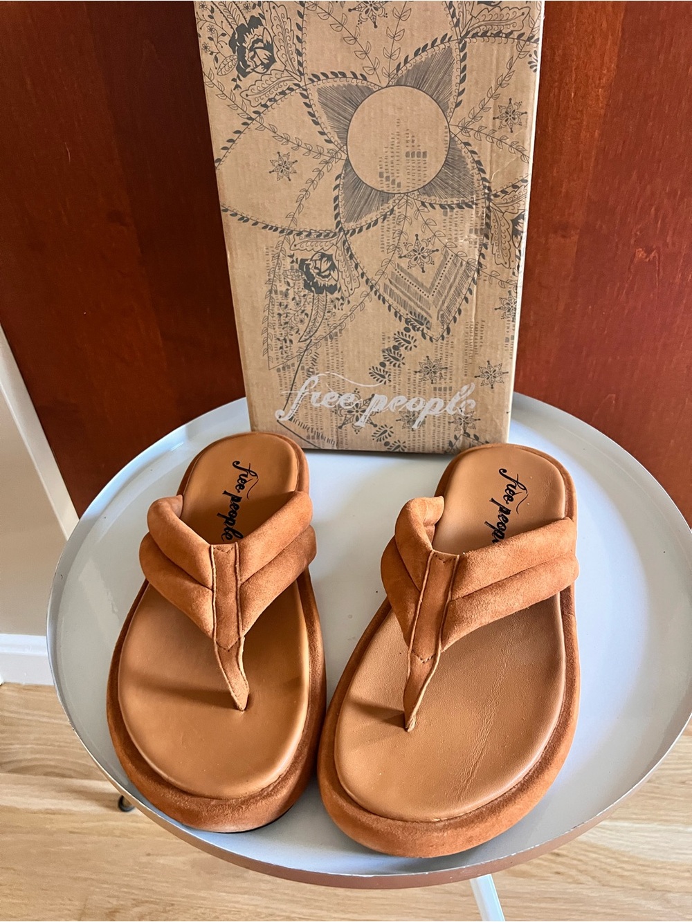 NWT Free People Cognac Suede Padded Thong Sandals 41 - Picture 2 of 9